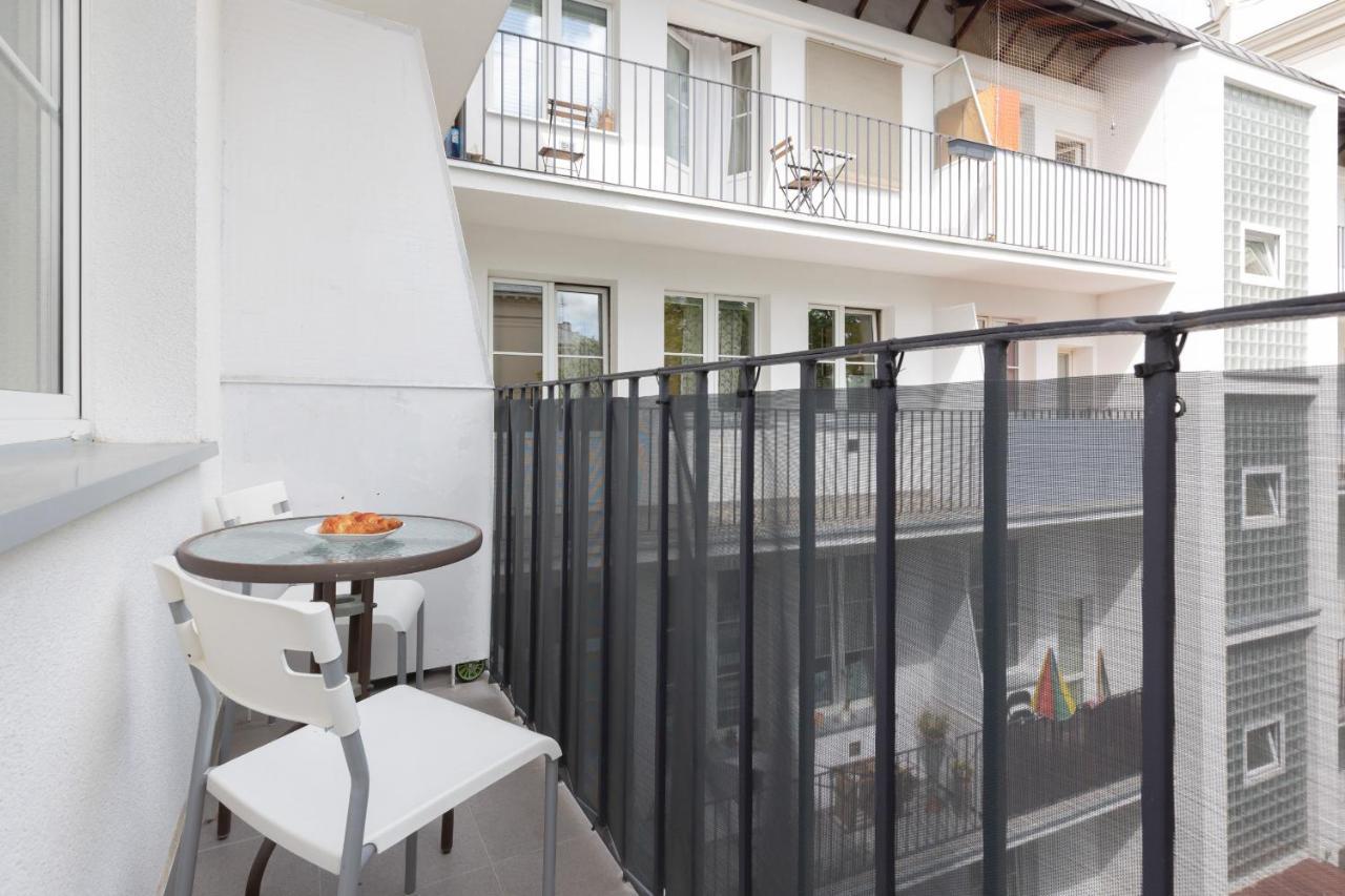 Miodowa Apartment Krasinski Garden Warsaw By Noclegi Renters Eksteriør billede
