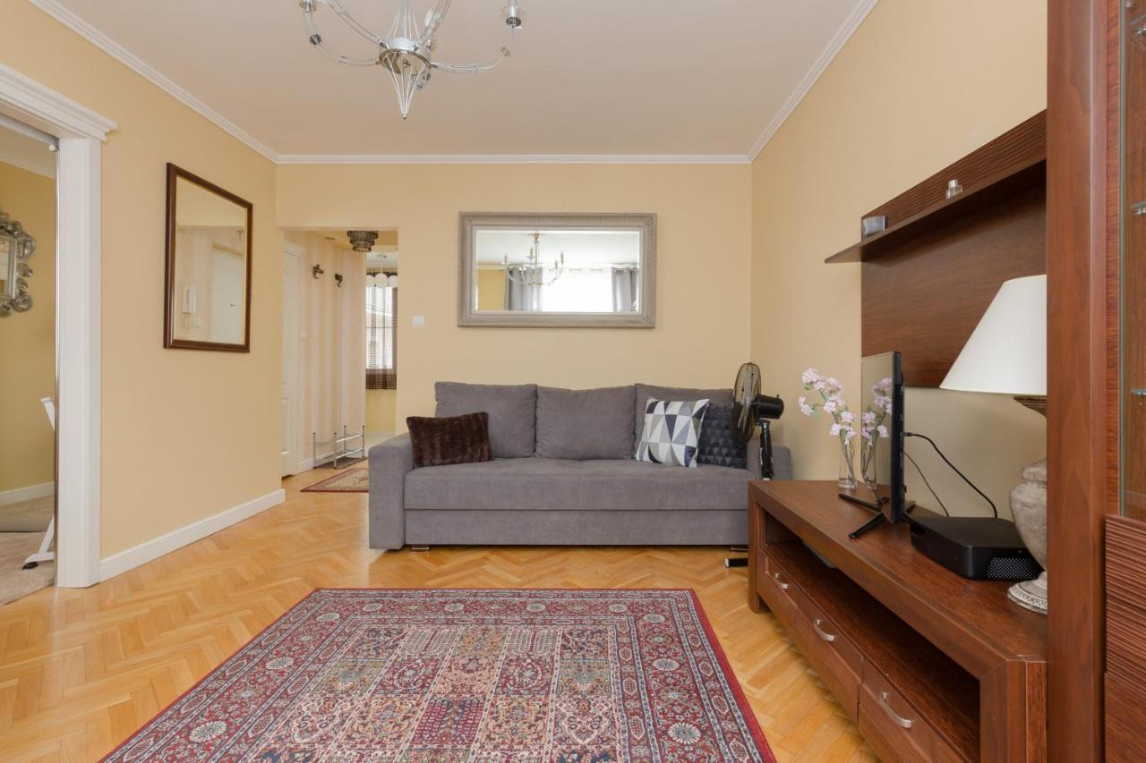 Miodowa Apartment Krasinski Garden Warsaw By Noclegi Renters Eksteriør billede