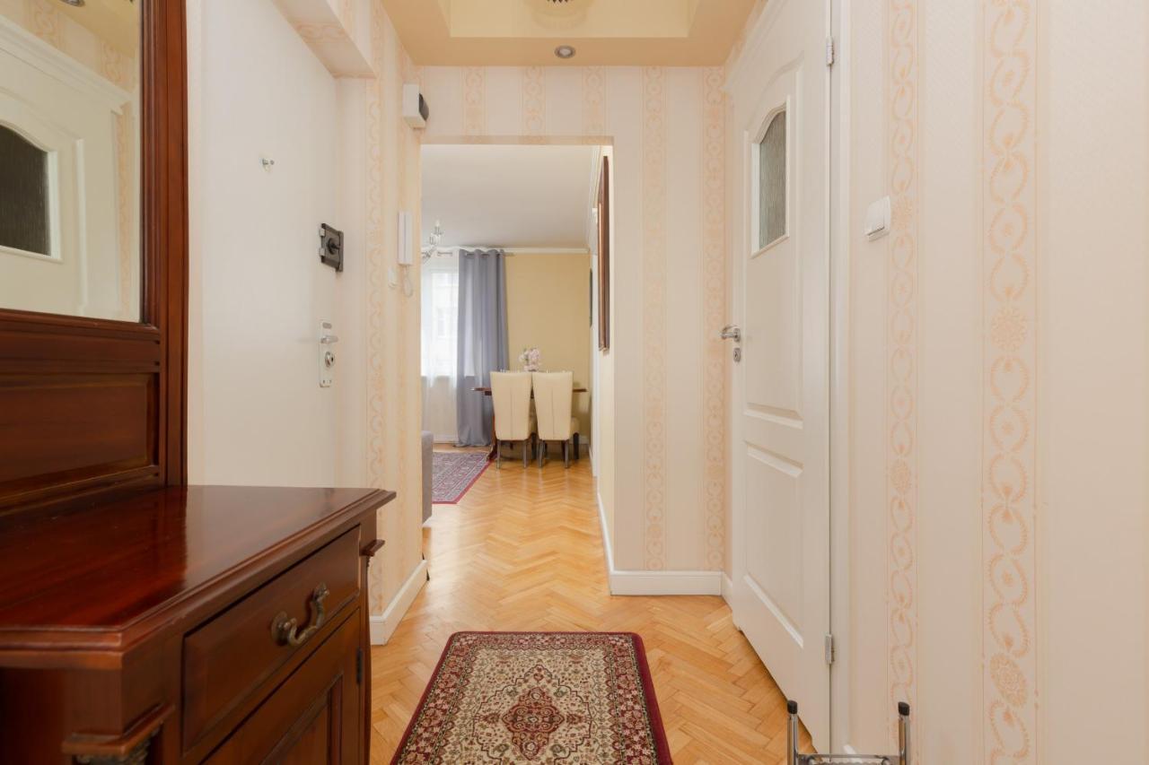 Miodowa Apartment Krasinski Garden Warsaw By Noclegi Renters Eksteriør billede