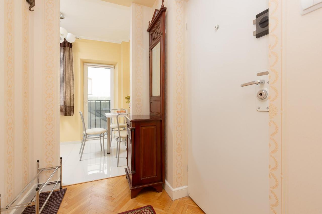 Miodowa Apartment Krasinski Garden Warsaw By Noclegi Renters Eksteriør billede